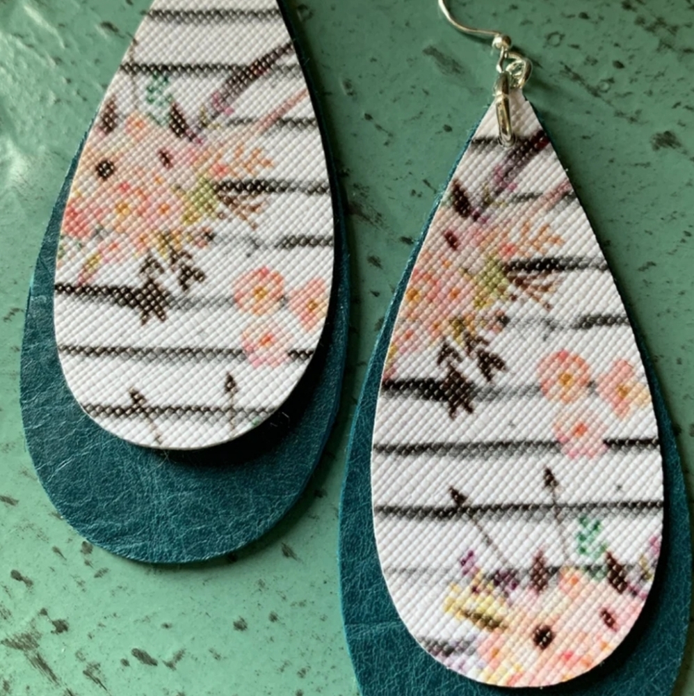 Leather earrings
